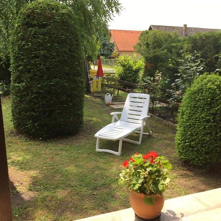 Rozsa Nyaralohaz Villa Balatonboglár Buitenkant foto