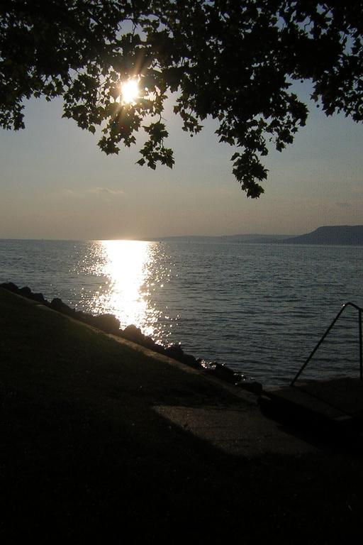 Rozsa Nyaralohaz Villa Balatonboglár Buitenkant foto