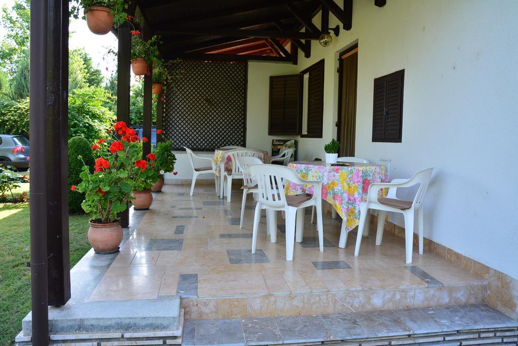 Rozsa Nyaralohaz Villa Balatonboglár Buitenkant foto