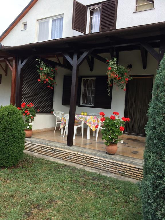 Rozsa Nyaralohaz Villa Balatonboglár Buitenkant foto