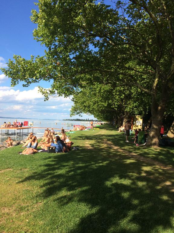 Rozsa Nyaralohaz Villa Balatonboglár Buitenkant foto