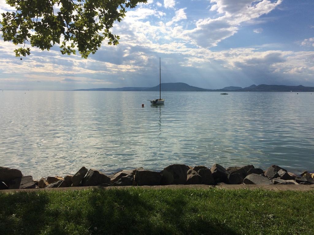Rozsa Nyaralohaz Villa Balatonboglár Buitenkant foto